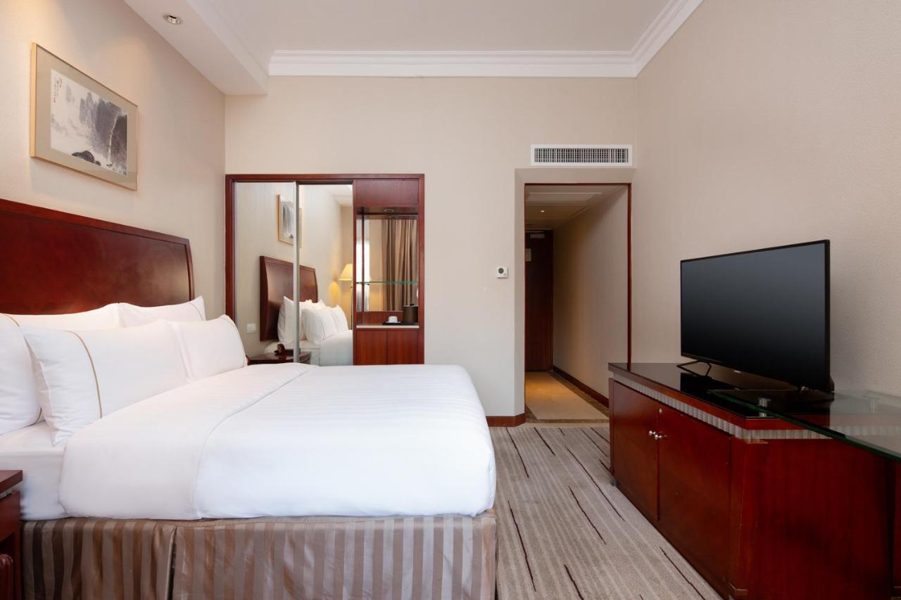 Jianguo Hotel Shanghai Exterior photo