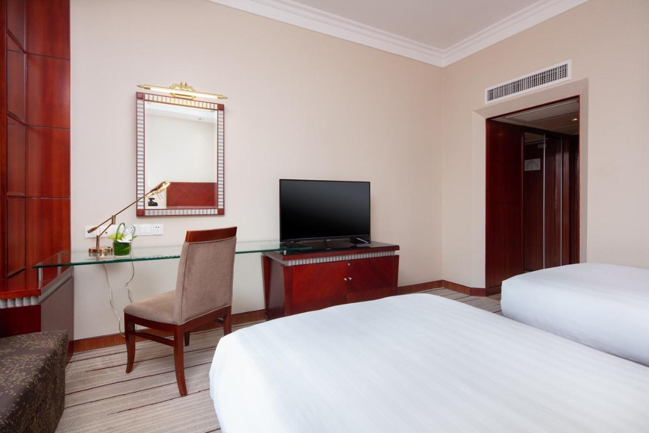 Jianguo Hotel Shanghai Exterior photo